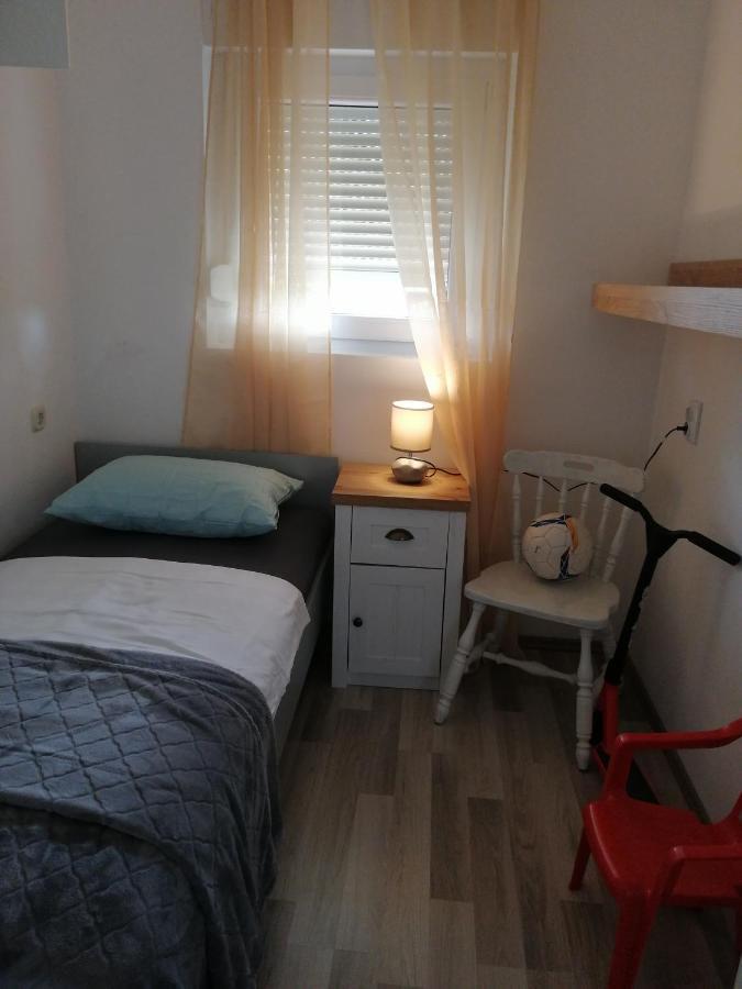 Apartments Lanterna Ražanac エクステリア 写真