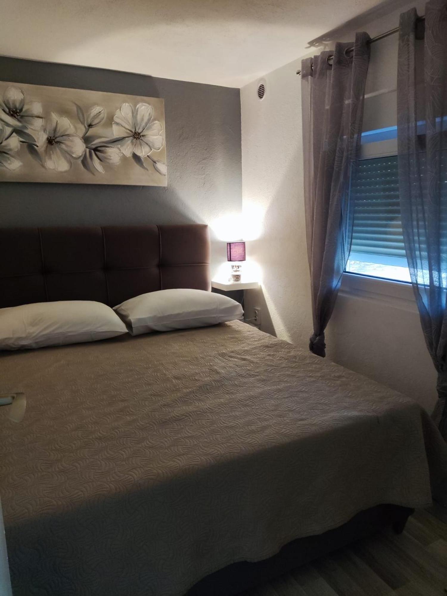 Apartments Lanterna Ražanac 部屋 写真
